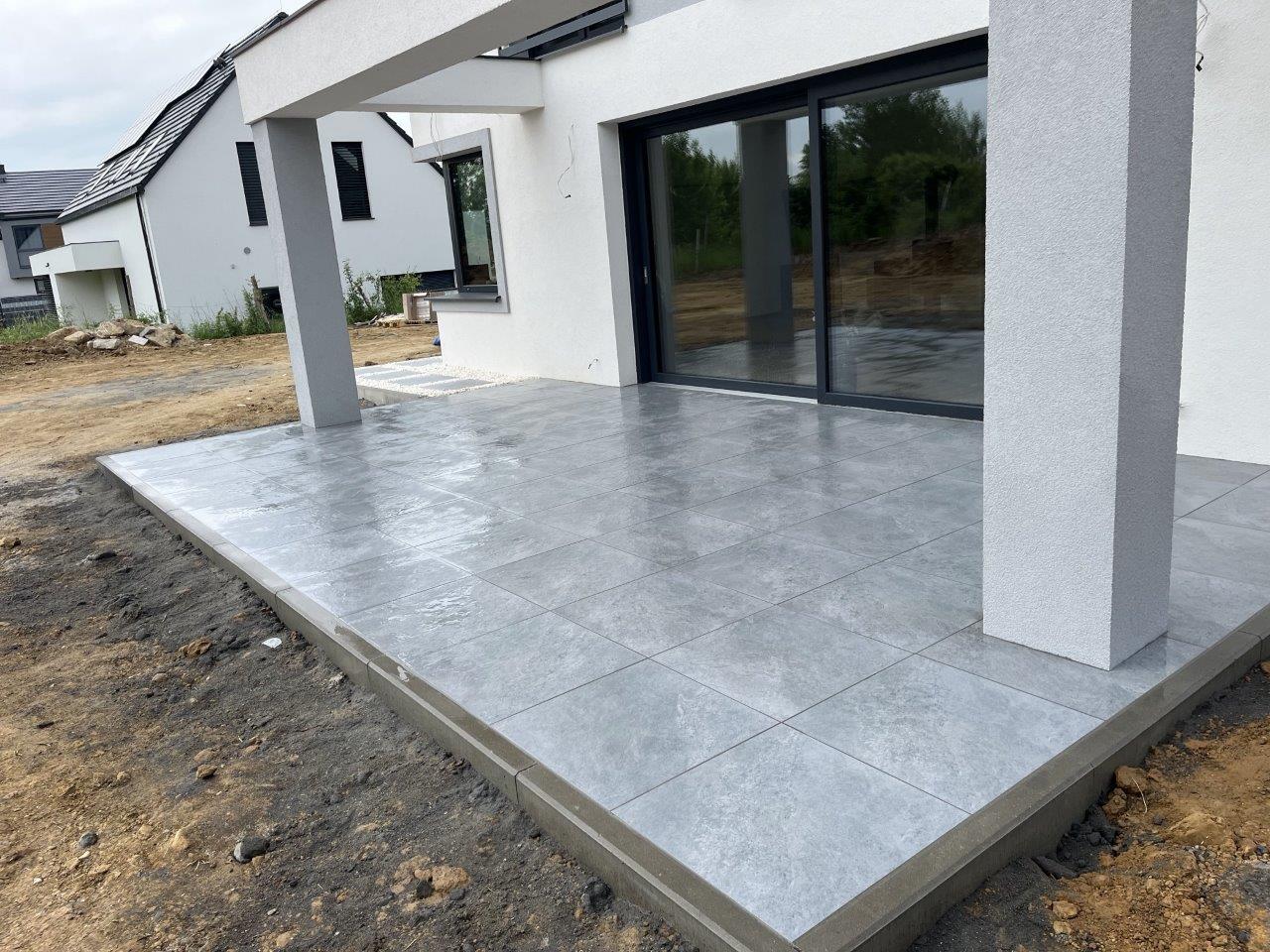 Taras z płyt gresowych ROMBUD