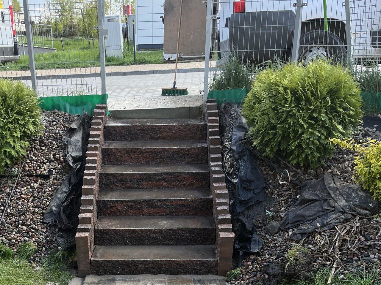 Schody i ogrodzenie ROMBUD